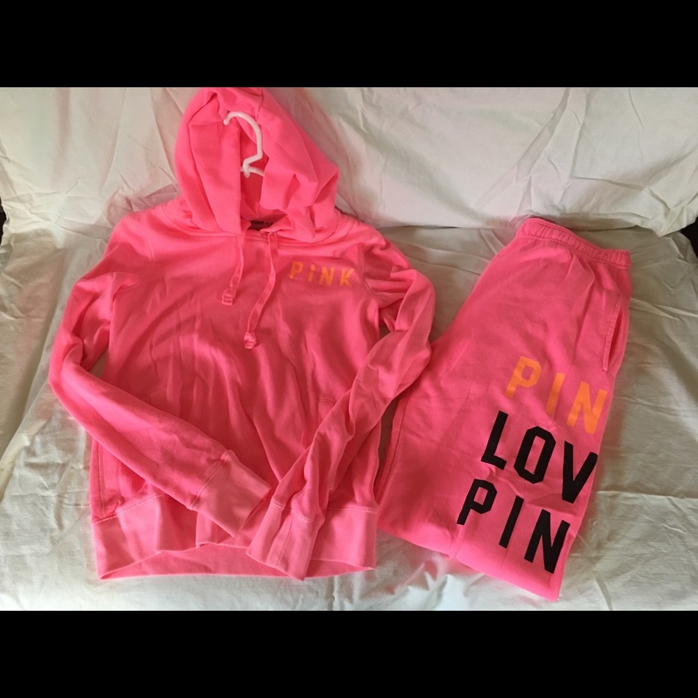 Vs pink Htf set NWT